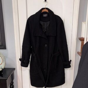 Gallery Women's Black Coat